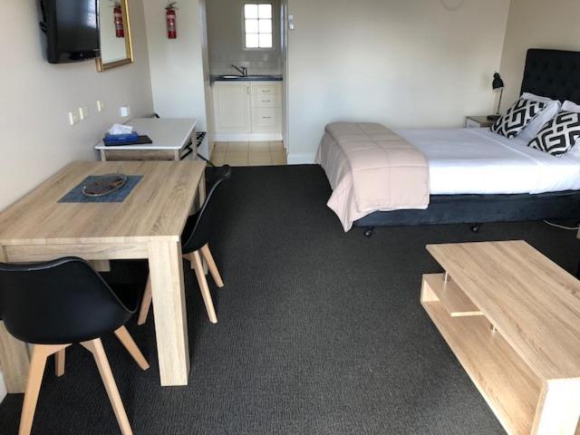 Ashmont Motel And Apartments Port Fairy Esterno foto