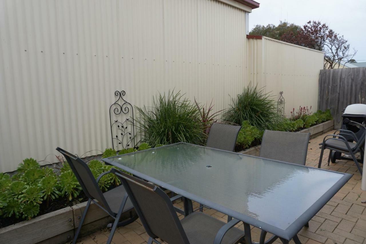 Ashmont Motel And Apartments Port Fairy Esterno foto